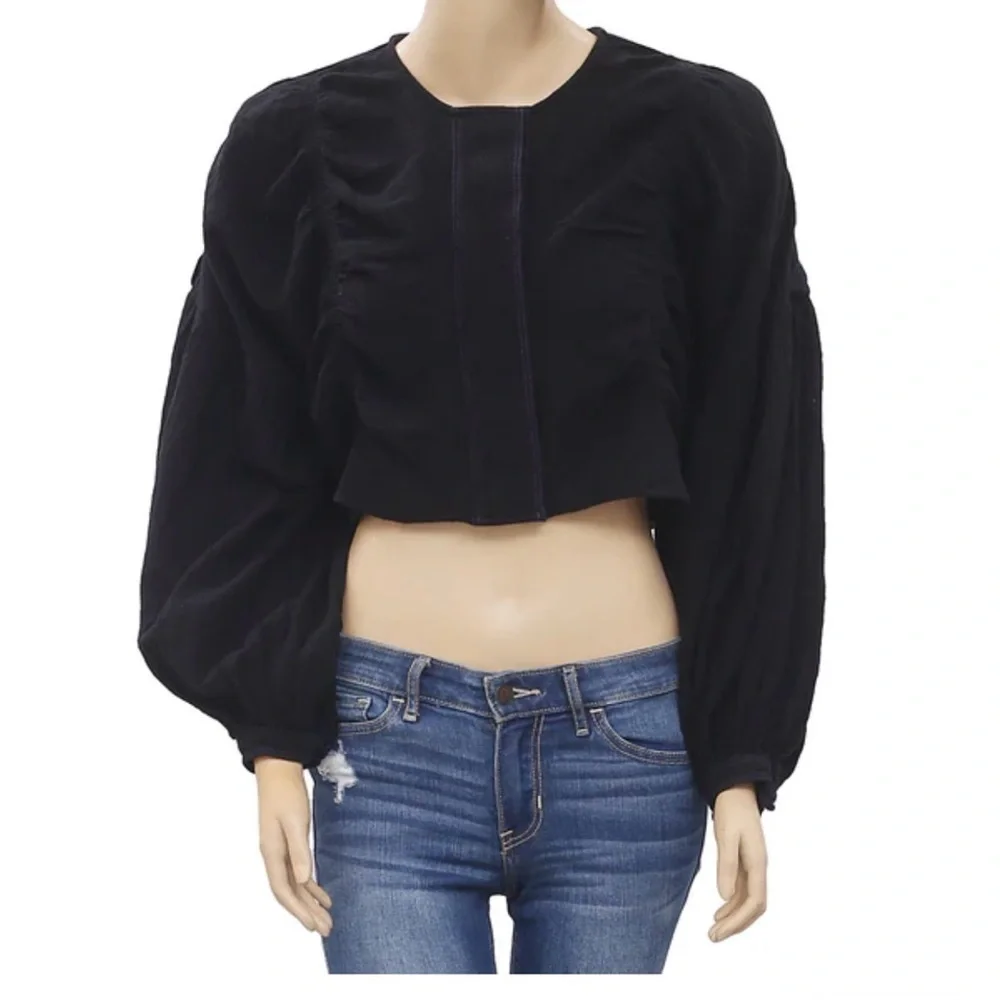 Free People Day Dreaming crop gauzy blouse. Puff shoulder and flowy sleeves Sz S